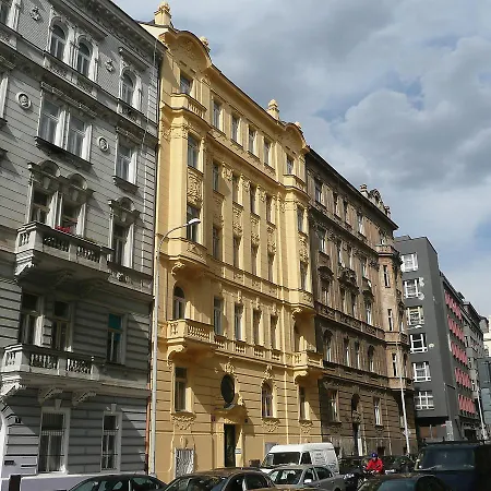Trojanova.3